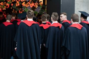 KTU diplomų įteikimo šventėje – unikalūs sprendimai ir gyvi susitikimai