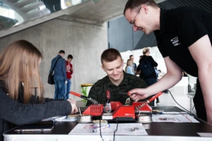 Darbo rinkos pokyčiai – nuo pedagogų trūkumo iki augančio persikvalifikavimo poreikio